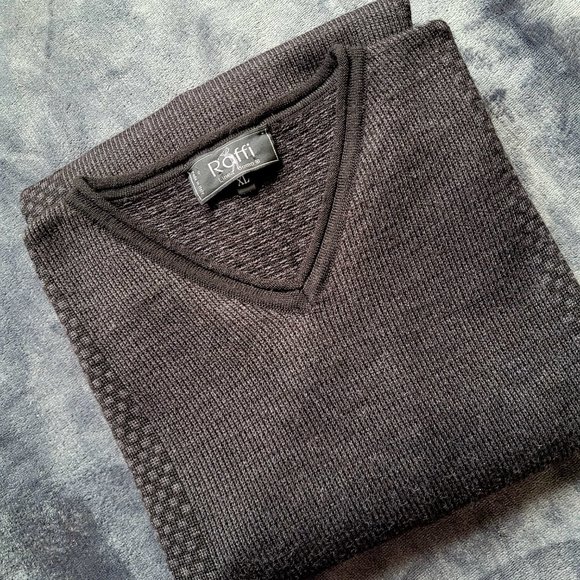 Raffi Other - Raffi Men's V-Neck Sweater in Charcoal Gray